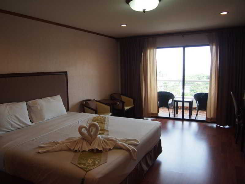 Mtc At Pattaya Hill Exterior foto