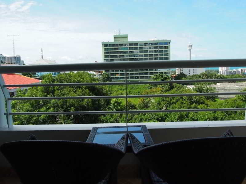 Mtc At Pattaya Hill Exterior foto